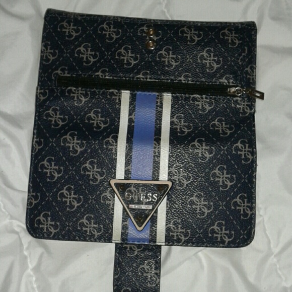 GUESS - Picture 5 of 5